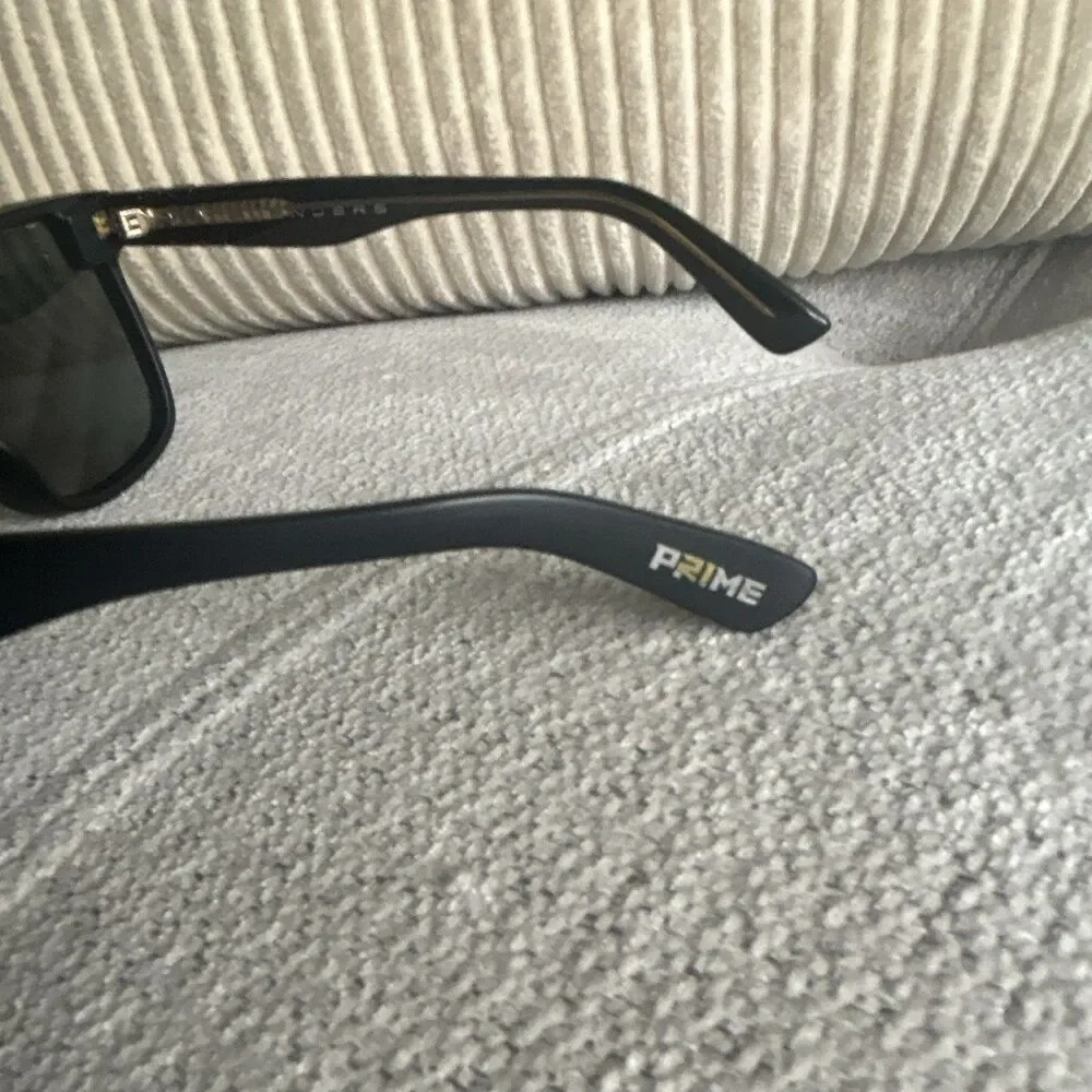 Blenders Prime Cat eye Blenders Sunglasses Black Lenses polarized w/  case